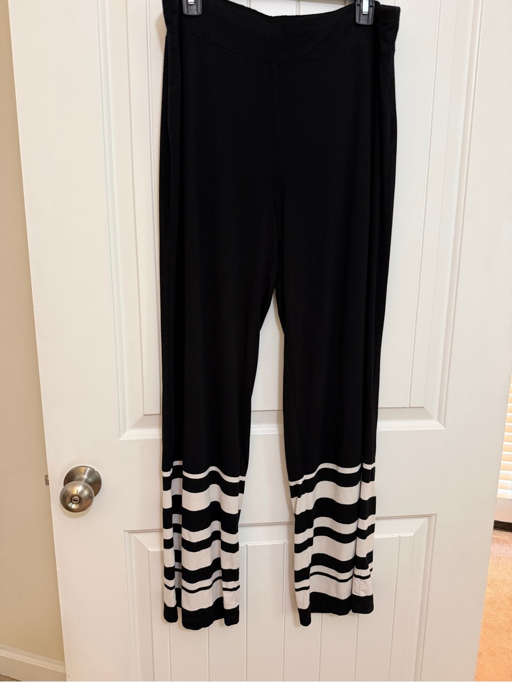Zenergy by Chico’s Black Wide-Leg Stretch Striped Hem Sz 2R (12)